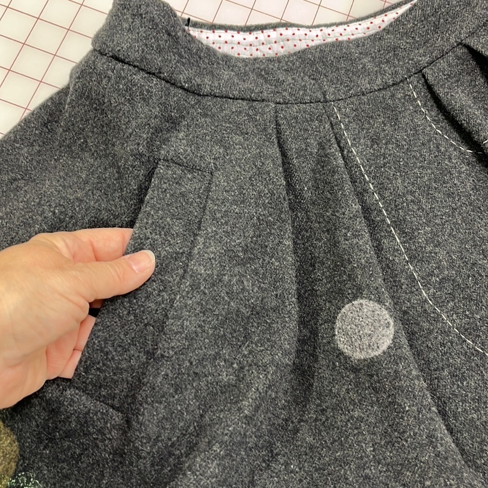 LITHE Coquette Girl Artsy Wool Charcoal Mini Skirt Circle & Floral Embroidery 2 - Picture 4 of 16